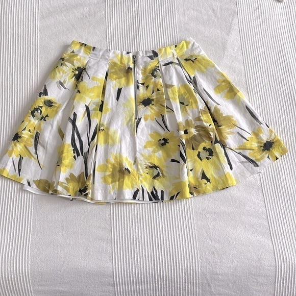 ALICE + Olivia Connor Daisy Skirt Size 8 - Picture 5 of 9